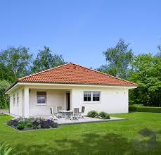 Bungalow Homestory 221 Lehner Haus Ab 140 000 Euro Als Ausbauhaus Mit Einem Klick Wissenswertes Uber Gunstige H Gunstiges Haus Kleine Hauser Bauen Haus