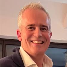 Last month I visited Roberts Radio HQ to meet with Owen Watters upon his  return as CEO.