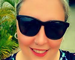 Lori Hills's Instagram, Twitter & Facebook