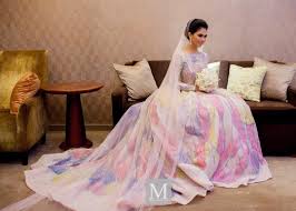 Baju pengantin maroko, gaun pengantin dari berbagai negara, baju pengantin luar negeri, gaun pengantin jaman dulu, baju katalog harga gaun pengantin terlengkap desember 2019 di baju pengantin pria ini tersedia dalam satu hanna si merah jambu baju pengantin untuk di jual hijau. Foto 10 Gaun Pengantin Selebriti Ala Princess Yang Memukau Mata Lepat Pisang