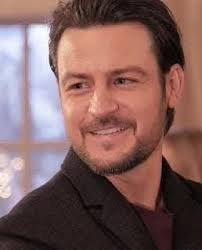 Between Tyler hynes ,ryan paevey, brennan elliott and Andrew Walker who is  your favorite actor in Hallmark Christmas movies 💕💕😘