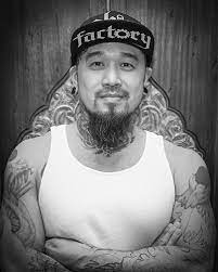 Desmond is now tattooing at sacred ties tattoos where he is most known for his contemporary polynesian tattoo style. Maui Tattoo Artist Eddie Lin Skin Factory Tattoo Maui