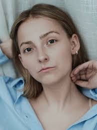 Laura Janik's Instagram, Twitter & Facebook