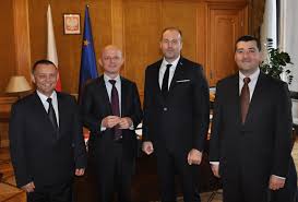 Dec 06, 2019 · marian banaś hartował swój charakter na treningach karate od 1974 r. Nowi Wiceministrowie Finansow Ministerstwo Finansow Aktualnosci