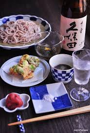 japanese meal with cold sake 食べ物のアイデア 美味しい