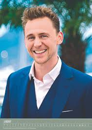 Наиболее известен по фильмам «полночь в париже» (2011). Tom Hiddleston Wandkalender 2022 Bei Europosters