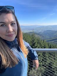 Jo, na tom kole toho člověk víc stihne, víc vidí ale já stejně radši chodím  po dvou nohách než jezdím po dvou kolech...😂 #nakole #bicycle #kolo  #vypadamjakvana