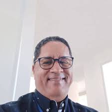 Muchas felicidades, para el comunicador y presentador de televisión  Dominicano Henry Brito Puello , quién hoy está de fiesta de cumpleaños.