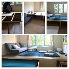 Bett Unter Dem Podium Bettgestell Auf Radern Das Bett Gleitet Unter Die Plattform So Dass Das Wohnzimmer Im Handumdr Schlafzimmer Design Wohnung Bettgestell