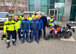 Vind openingstijden en zakelijke sluitingstijden van politie filialen in amsterdam en andere contactgegevens zoals adres, telefoonnummer, website en interactieve route. Melding Politie Amsterdam Oozo Nl