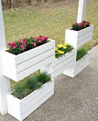 1001 Tutoriels Et Idees Pour Fabriquer Une Jardiniere En Palette Jardiniere En Bois Jardiniere Palette Jardins Verticaux