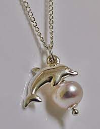 New Gift Idea Ladies Dolphin And Pure Ocean White Pearl Pendant Charm Necklace Modern Bride Wed Wedding Jewellery Gifts White Pearl Necklace Dolphin Jewelry