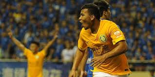 Roger martinez has agreed to join villarreal, where he is expected to replace cedric bakambu, who is tipped to move to beijing guoan. El Villarreal Afrontara El Fichaje Del Colombiano Roger Martinez Noticias Deportes El Periodico Mediterraneo