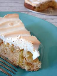 Gateau Meringue A La Rhubarbe Meilleur Avec Du Beurre Gateau Meringue Dessert Ete Rhubarbe