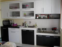 Dapur sederhana jauh lebih murah lagi di bandingkan minimalis, karena bahan yang digunakan jauh lebih mudah, mereka tidak terlalu memikirkan bahanya harus seperti apa dna harus di buat seperti apa, maka dari itu biaya yang di hasilkan jauh lebih murah lagi. Dapur Sempit Sederhana Sempoa Dunia
