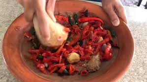 Combine the shallots with belacan and make a fine paste. Hampir 500 Ribu Tonton Video Resipi Sambal Gesek Ikan Bilis Sedap Sheila Rusly Ini Mingguan Wanita