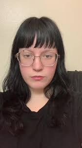 Beth Beswick's Instagram, Twitter & Facebook