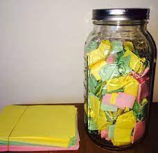 Why are you so awesome? Perfect Boyfriend Puts 365 Love Notes In A Jar For His Girlfriend To Read All Year Bored Panda