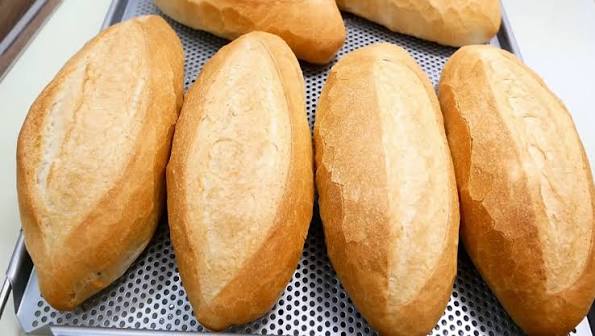 2 cách làm bánh mì bằng lò nướng cực dễ tại nhà, bánh giòn thơm khó cưỡng