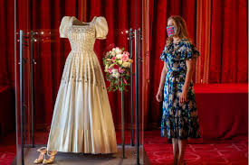 Maybe you would like to learn more about one of these? Prinzessin Beatrice Ein Letzter Blick Auf Ihr Hochzeitskleid Gala De