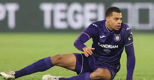 Der fußballspieler lukas nmecha ist in der saison 2020/2021 bei rsc anderlecht unter vertrag und wird dort im sturm eingesetzt. Lukas Nmecha Decu Apres La Defaite D Anderlecht A Ohl Je Suis Pret A Prendre Les Critiques Bruxelles News Journal Belge Com