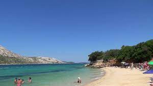 Vor dem haus befindet sich ein privater strand, sowie eine terrasse. Der Sandstrand Von Pudarica Insel Rab Kroatien Mittelmeer Youtube