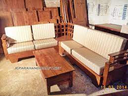 Seperti yang anda ketahui bahwa kursi sofa secara umum diletakkan pada ruang tamu atau ruang keluarga dengan tujuan dapat memberikan kenyamanan saat berkumpul bersama keluarga maupun kenyamanan untuk tamu yang berkunjung. Jual Sofa Minimalis Modern Salur Murah