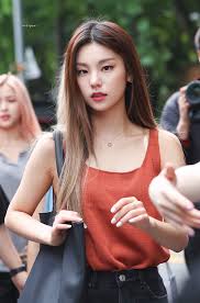 Yeji Pics On Twitter Itzy Fashion Kpop Girls