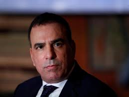 Tim: Genish sfiduciato, le deleghe a Conti. Vivendi: «Metodo vergognoso»