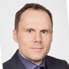 The Mercedes-Benz Zetros BUFFALO has what it takes: The Rosenbauer Group  chose the Zetros 3048 6x6, which is equipped with 3 axles, 4-wheel drive  and produces 476 horsepower. The BUFFALO is more