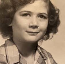 Lee Bergman's Instagram, Twitter & Facebook