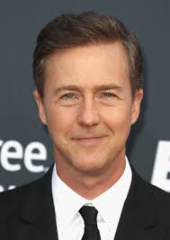 Edward Norton a rappelé l'instant où il a sauvé la vie de Leonardo DiCaprio  aux Galápagos