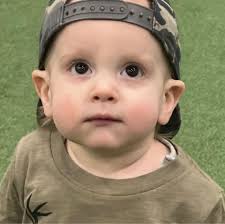 Going thru old photos and found this of the fire station men. The handsome  guy bottom right is my dad❤️! I know most all of these guys but then go to  write