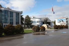 Türk hava kurumu üniversitesi, 3 mart 2011 tarihinde 27863 sayılı resmî gazetedeki 6114 sayılı kanunun yayımlanması ile ankara ilinde kurulan üniversitedir. Kampusten Fotograflar Thku