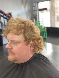 Good afternoon, everyone! Today we had a very special guest appointment —  an Elf