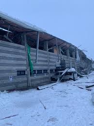 Vipiteno, il palaghiaccio crolla sotto il peso della neve: Nhk7zzf8fitp6m