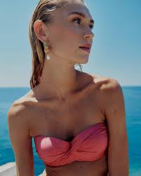 Olivia Gold Reggiseno a fascia strutturato + Slip a vita bassa con  accessori sui fianchi Outlet