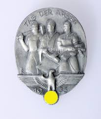 'tag der arbeit 1 mai 1938 abzeichen' (erhard & sohne). Nsdap Tag Der Arbeit 1935 Archiv Trave Militaria Orden Und Ehrenzeichen