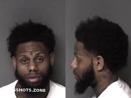 Shannon Moon's Instagram, Twitter & Facebook