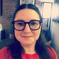 Robyn Warren's Instagram, Twitter & Facebook