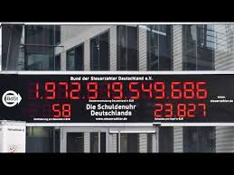 Wie auf der schuldenuhr zu sehen werden 78 euro schulden pro sekunde abgebaut. Schuldenuhr Lauft Nach 22 Jahren Ruckwarts Youtube