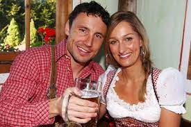 Van bommel also brings a psv youth coach with him: Andrea Van Bommelgermany S Mark Van Bommel S Wife Andrea Looks Great In Lederhosen Then Again She Looks Great In Just Mls Soccer Soccer News Mark Van Bommel