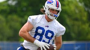 Giants sign ex-Bills TE Tommy Sweeney