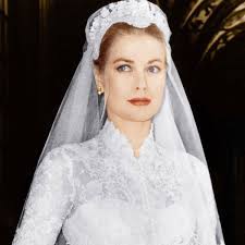 41 jahre später gibt ihre tochter charlotte casiraghi dimitri rassam das jawort. Lady Kitty Spencer Dianas Nichte Hat Geheiratet Und Ihr Kleid Weckt Erinnerungen Bunte De