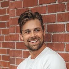 Derek Jacob's Instagram, Twitter & Facebook