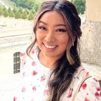 Taryn Mark's Instagram, Twitter & Facebook