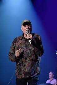Pin On Lead Singers Who Are Half The Value Of The Band