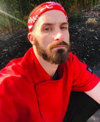 Wanted to share a TikTok page I found where the chef and another employee  leave each other pickup lines by the prep table. It's called  just.writing.nice.things