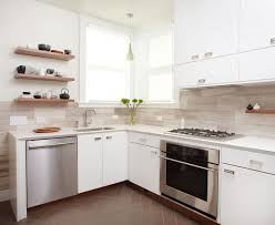 19 Design Small Kitchen Cabinet Layouts Di 2020 Backsplash Dapur Modern