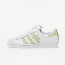 Seit jahrzehnten begeistert er die massen und überzeugt auch weiterhin mit seinem lässigen und adidas superstar grün damen, preisvergleich. Damen Sneaker Und Schuhe Adidas Superstar W Ftw White Hi Res Yellow Gold Metalic Footshop